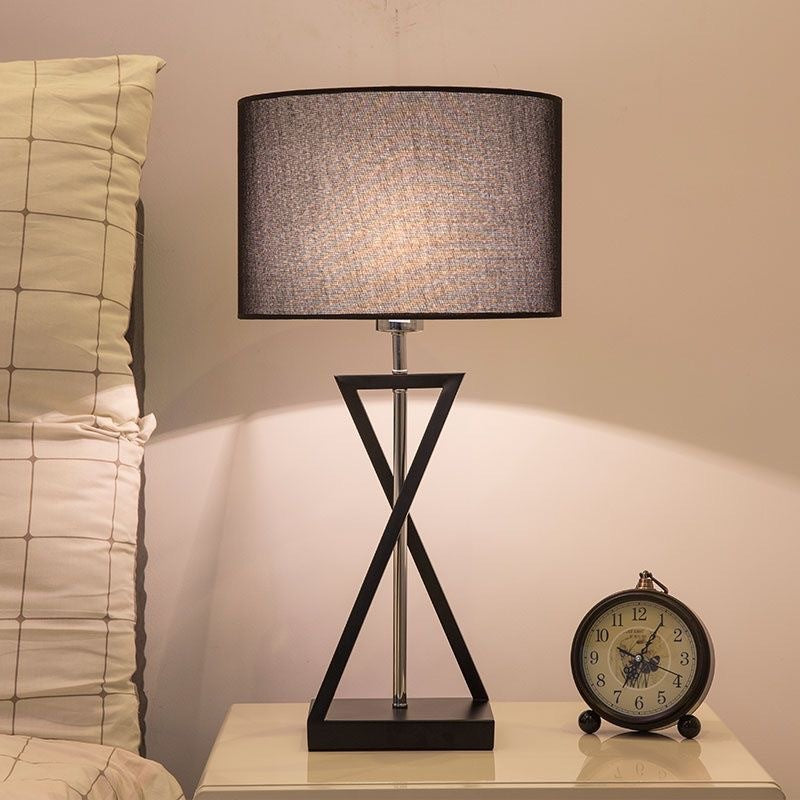 Lampe de bureau géométrique moderne