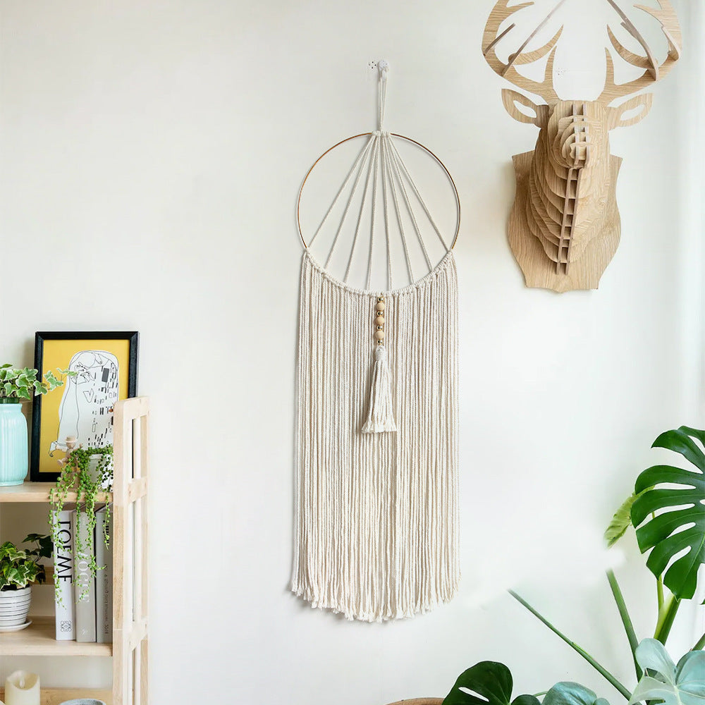 Décoration murale en franges avec anneau doré, matériaux durables et installation facile pour salon et chambre