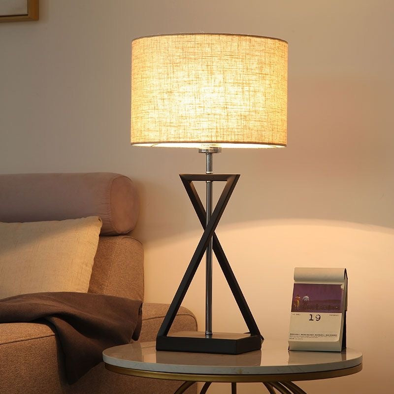 Lampe de bureau géométrique moderne