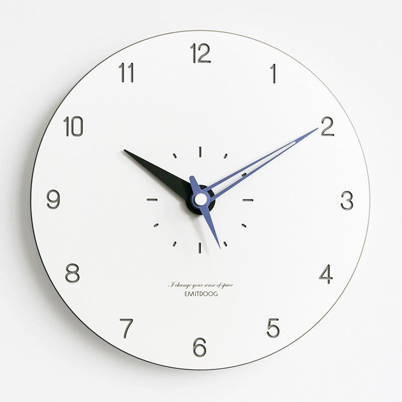 Horloge silencieuse de décoration murale ronde moderne et minimaliste