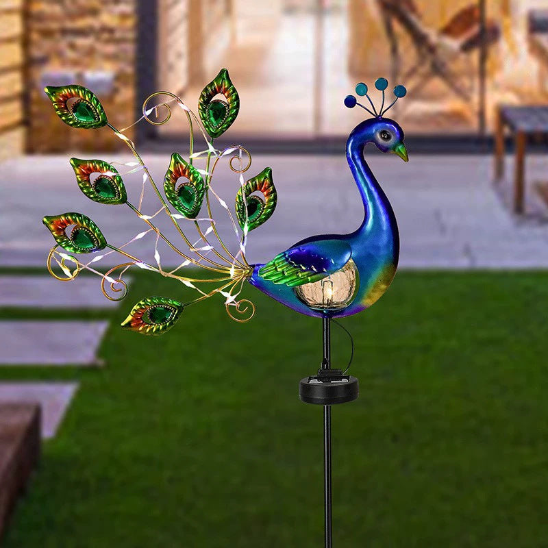 Sculpture décorative en métal de paon sur piquet de jardin avec guirlande lumineuse LED intégrée et piquet extérieur résistant aux intempéries