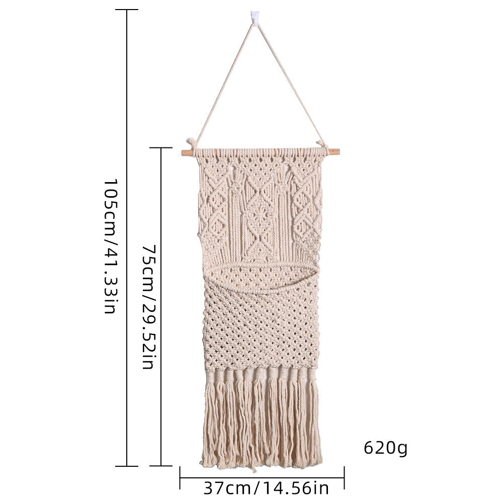 Décoration murale artistique en macramé avec une belle décoration à franges