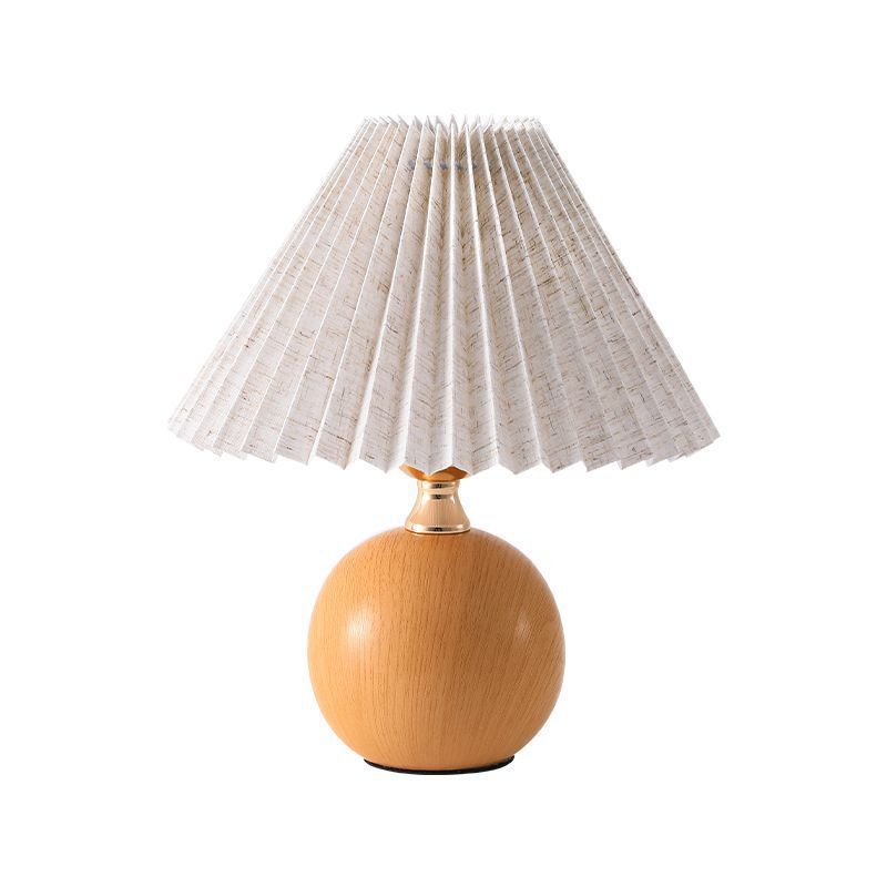 Lampe de Chevet Mid-Century avec Base Ronde en Bois et Abat-Jour en Tissu Plissé