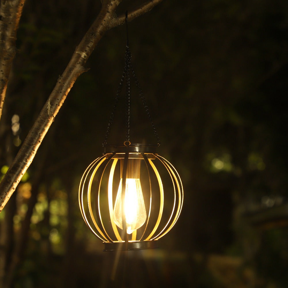 Lampes d'extérieur suspendues solaires avec ampoule à filament LED de style vintage et suspension étanche en cage métallique