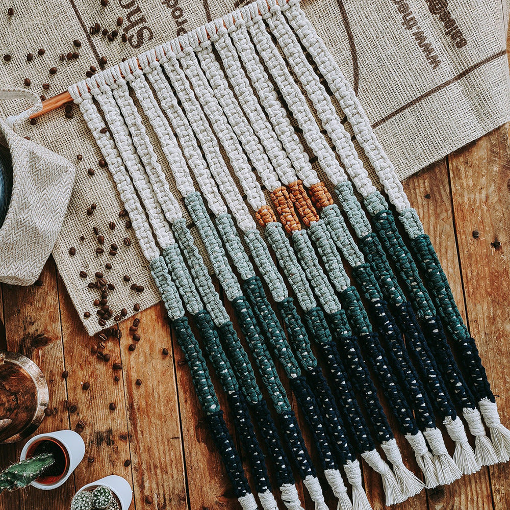 Décoration murale en macramé avec motif géométrique élégant