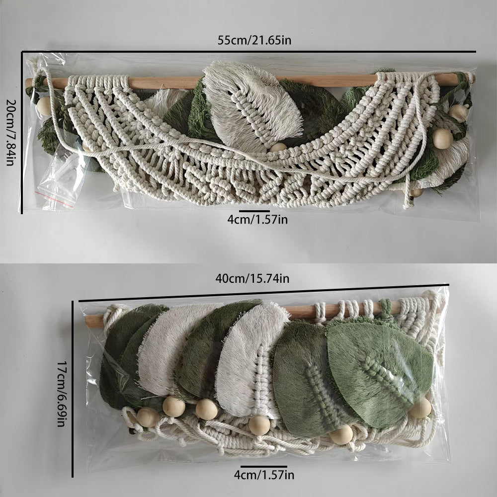 Décoration murale en macramé avec motif feuille