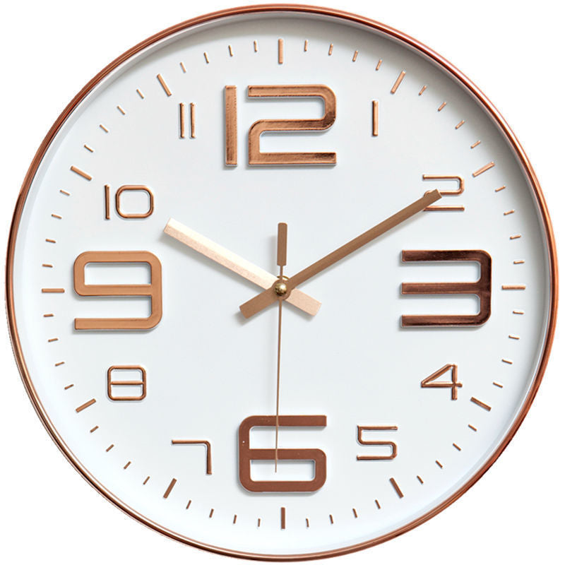 Horloge murale avec grand cadran et design moderne