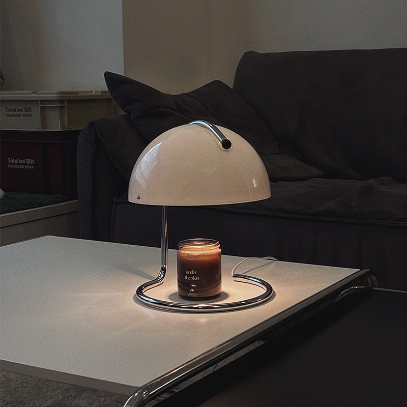 Lampe de bureau moderne en forme de dôme