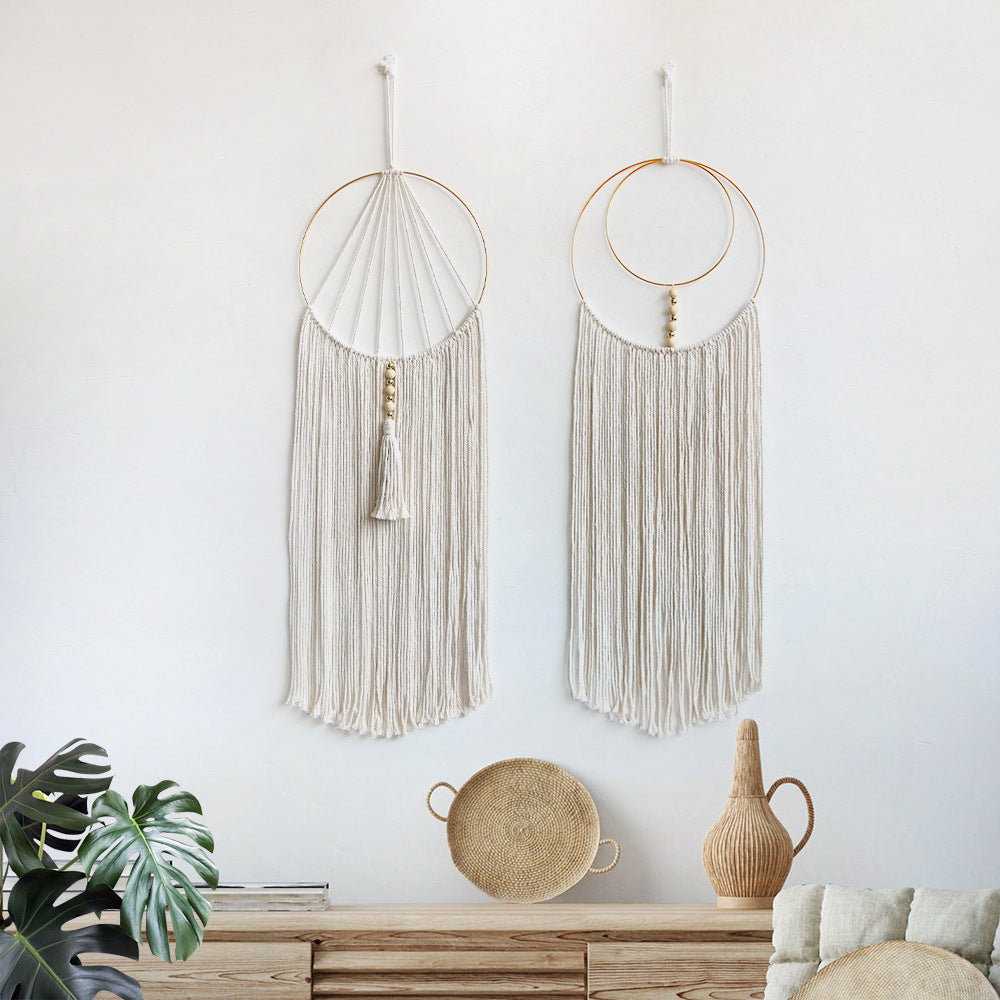 Décoration murale en franges avec anneau doré, matériaux durables et installation facile pour salon et chambre