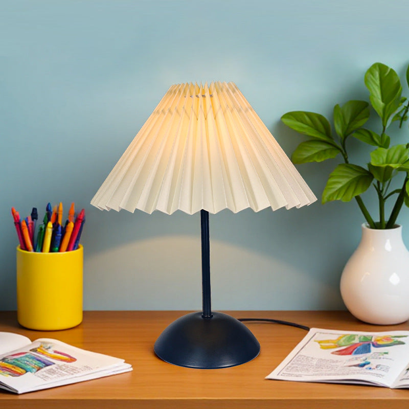 Lampe de bureau plissée élégante