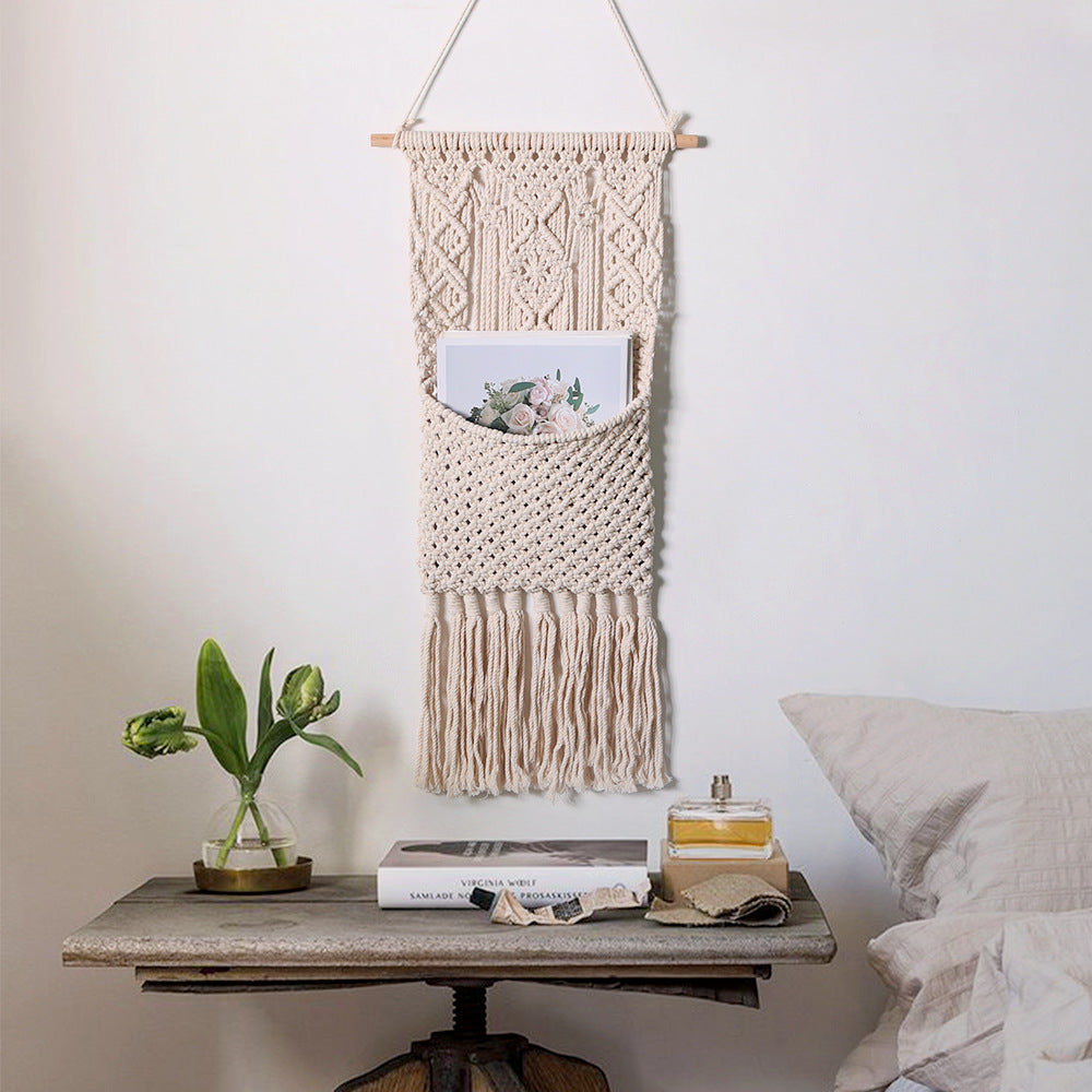 Décoration murale artistique en macramé avec une belle décoration à franges