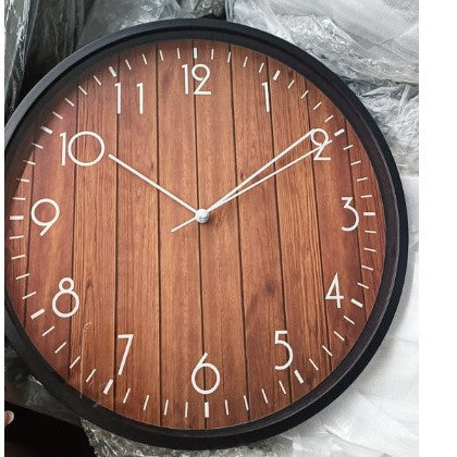 Horloge murale aspect bois