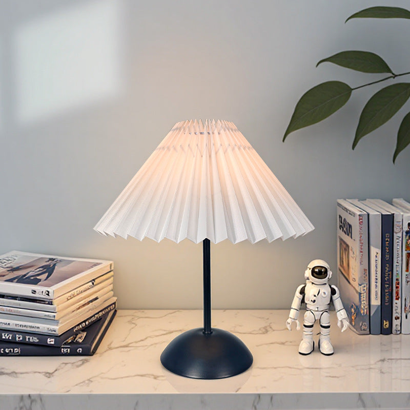 Lampe de bureau plissée élégante