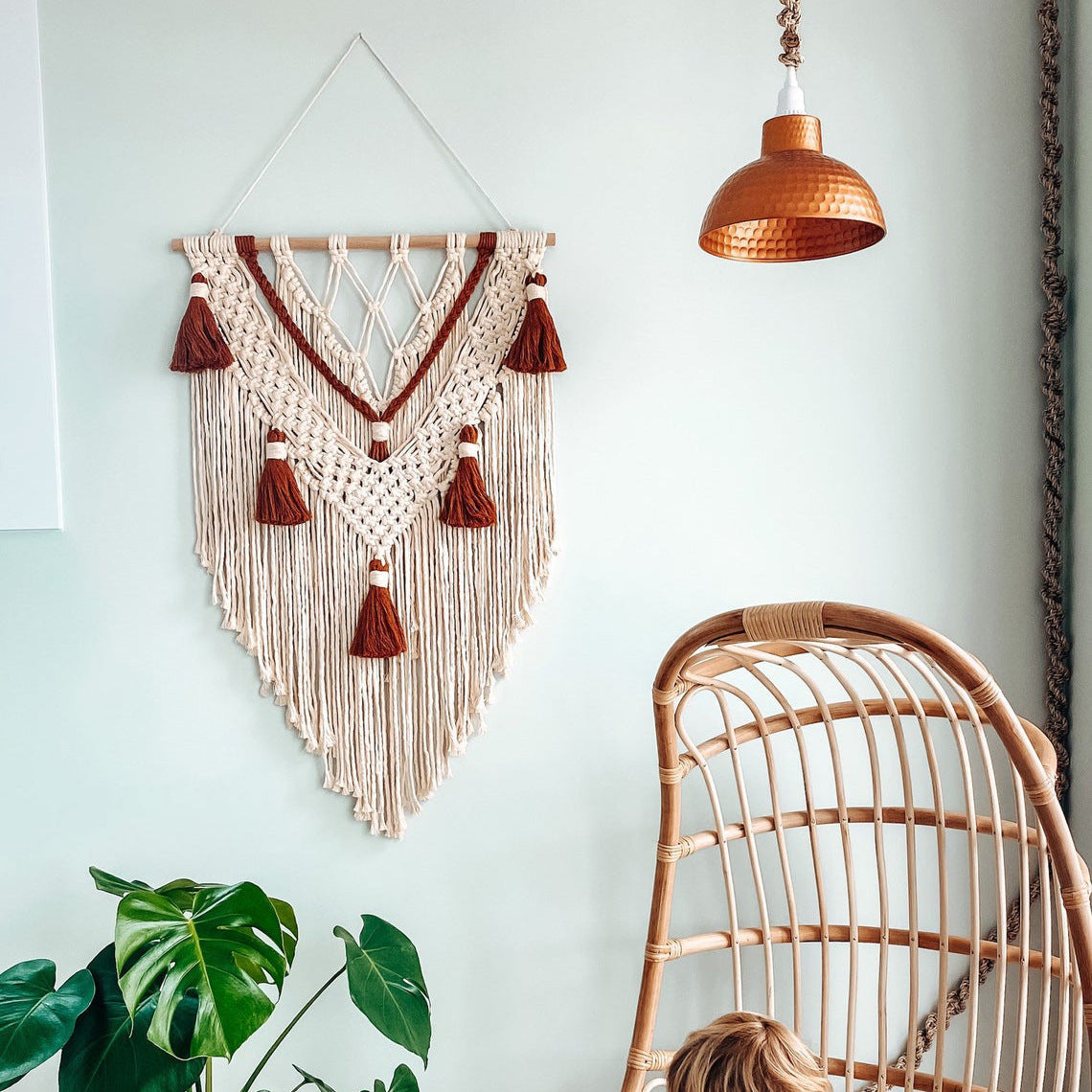 Décoration murale en macramé avec franges créatives