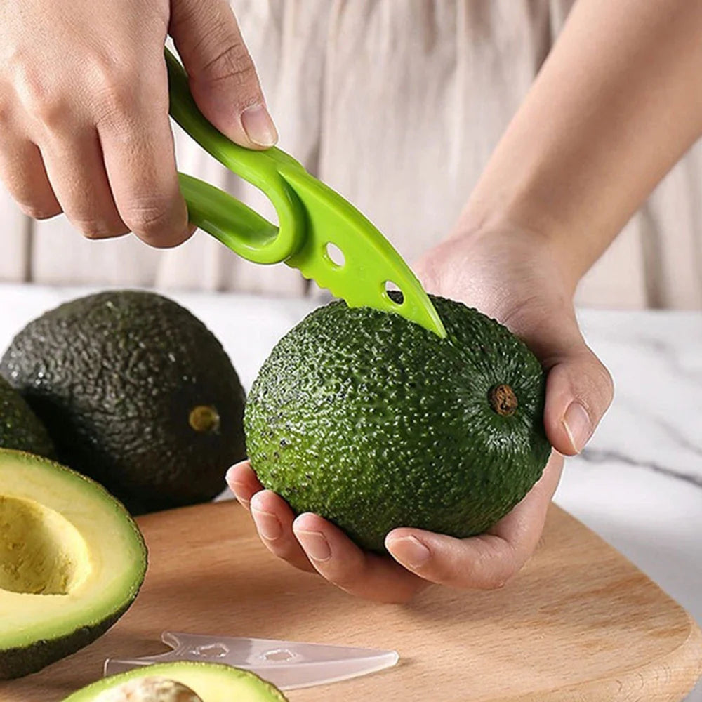 Trancheuse d'avocat 3 en 1 – Outil de cuisine en plastique, éplucheur de fruits facile et séparateur de pulpe