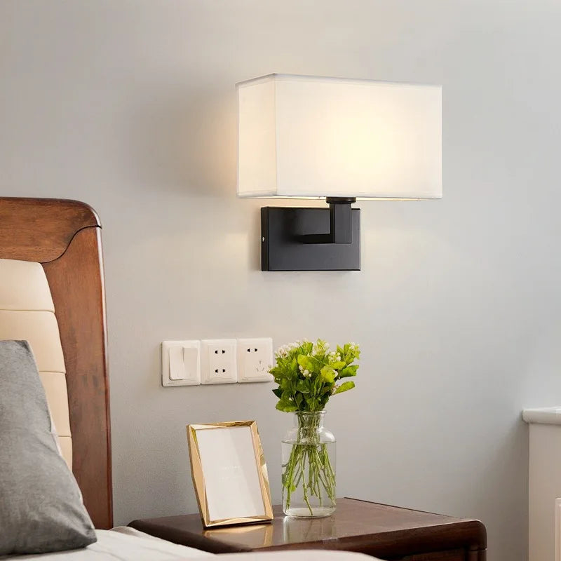 Lampe de chevet murale LumaNova avec abat-jour en tissu