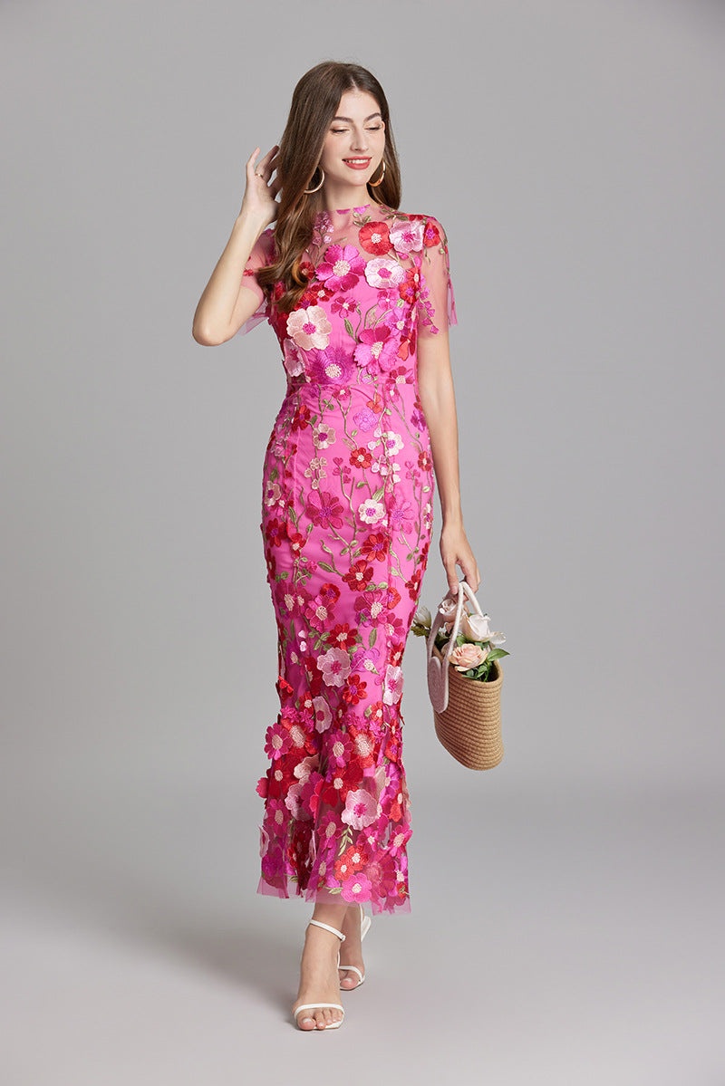 Détail floral 3D de la robe