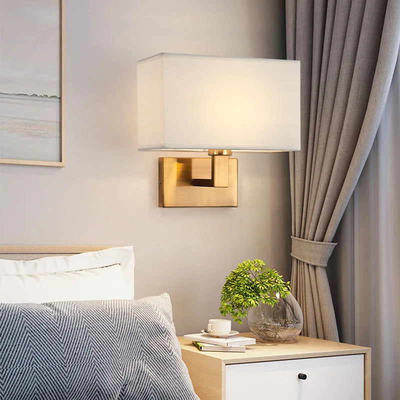 Lampe de chevet murale LumaNova avec abat-jour en tissu