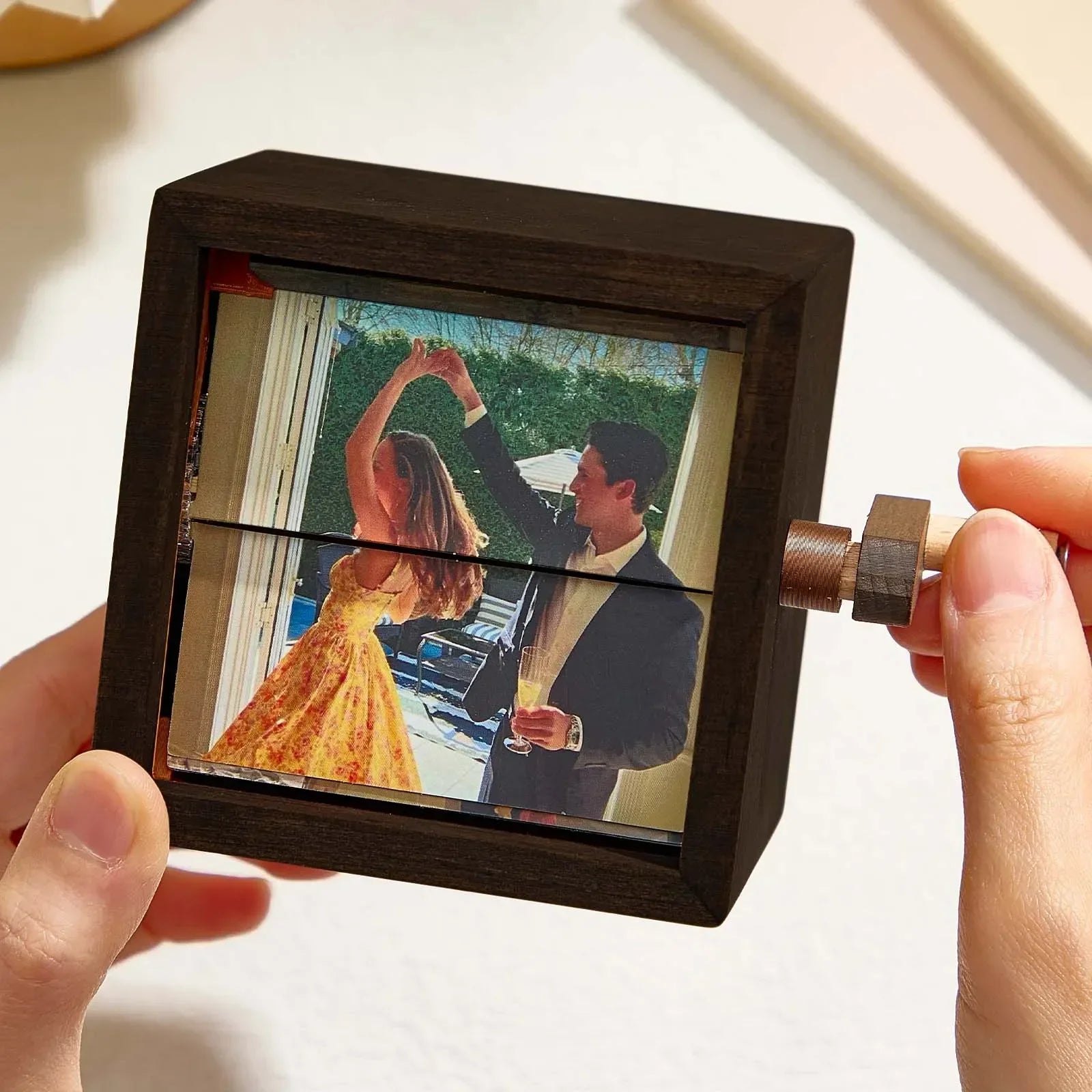 Cadre photo flipbook en bois | Boîte d'affichage de mémoire à manivelle