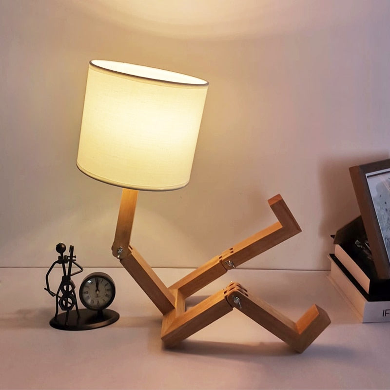 Lampe de bureau en bois robot