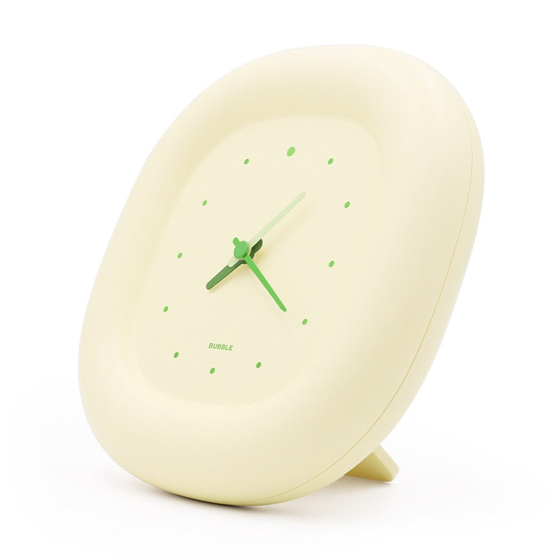 Horloge murale minimaliste au design moderne