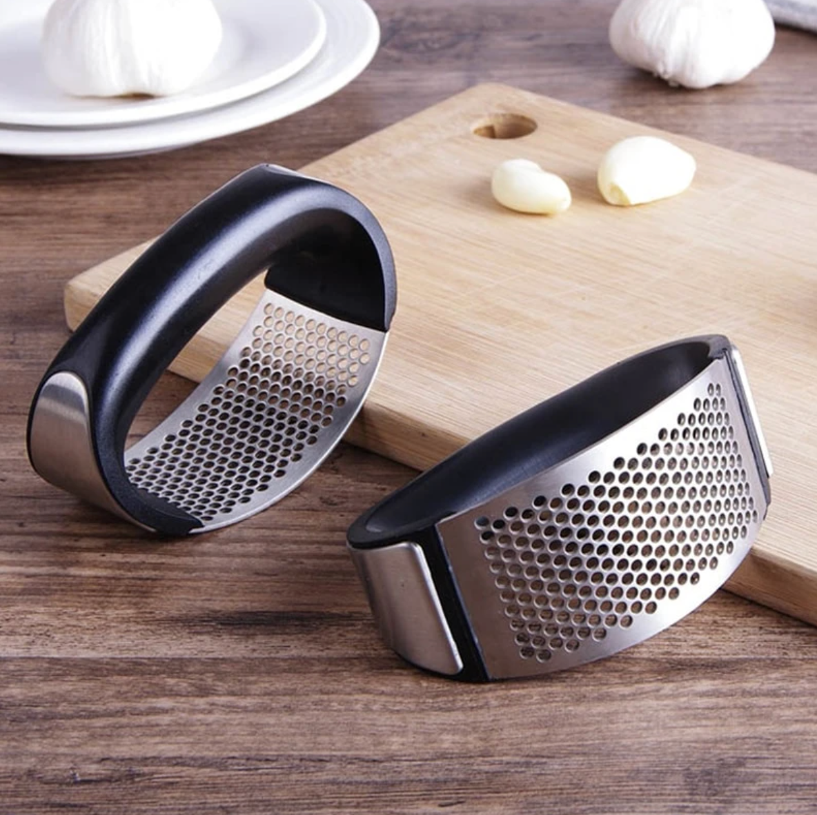 Presse-ail incurvé en acier inoxydable | Votre gadget de cuisine préféré