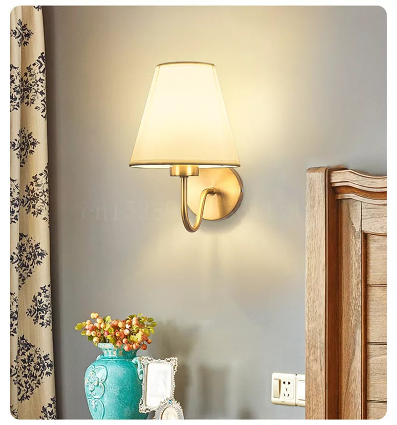 Applique murale moderne | Or brossé avec abat-jour en tissu