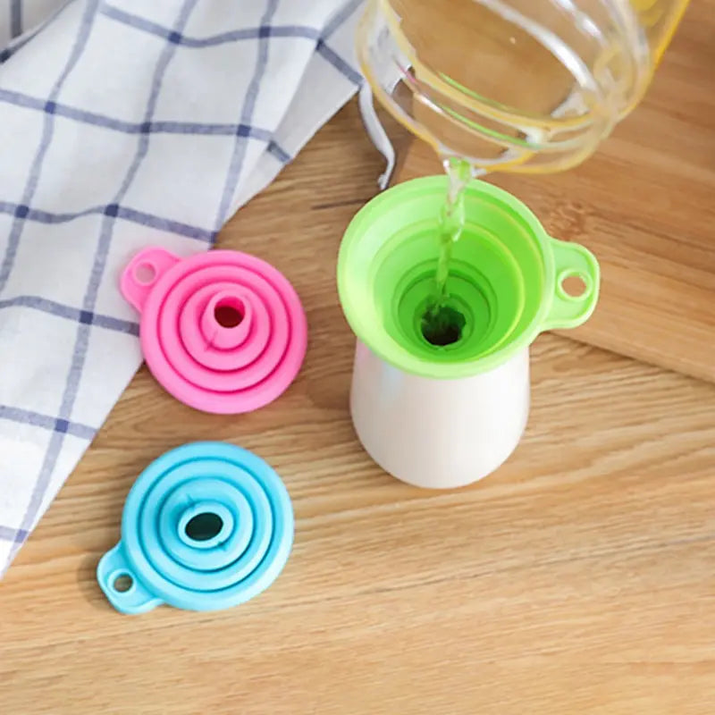 Entonnoir télescopique domestique, outil de cuisine, Mini entonnoir pliant résistant aux hautes températures, 4 couleurs disponibles