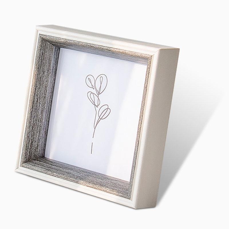 ElegantFrame – Cadre photo de luxe avec Golden Edge