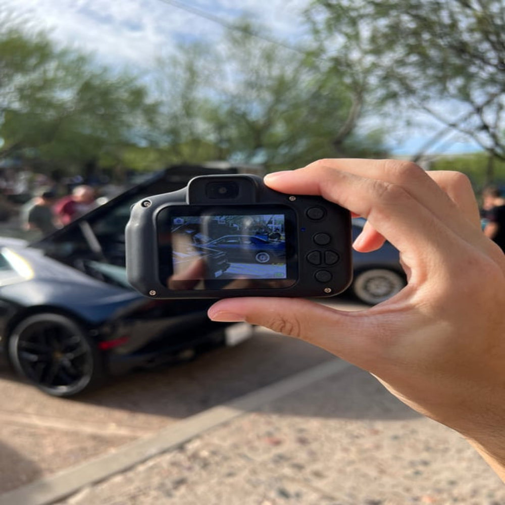 Appareil photo numérique compact au design rétro avec connectivité Wi‑Fi et enregistrement vidéo HD 1080p