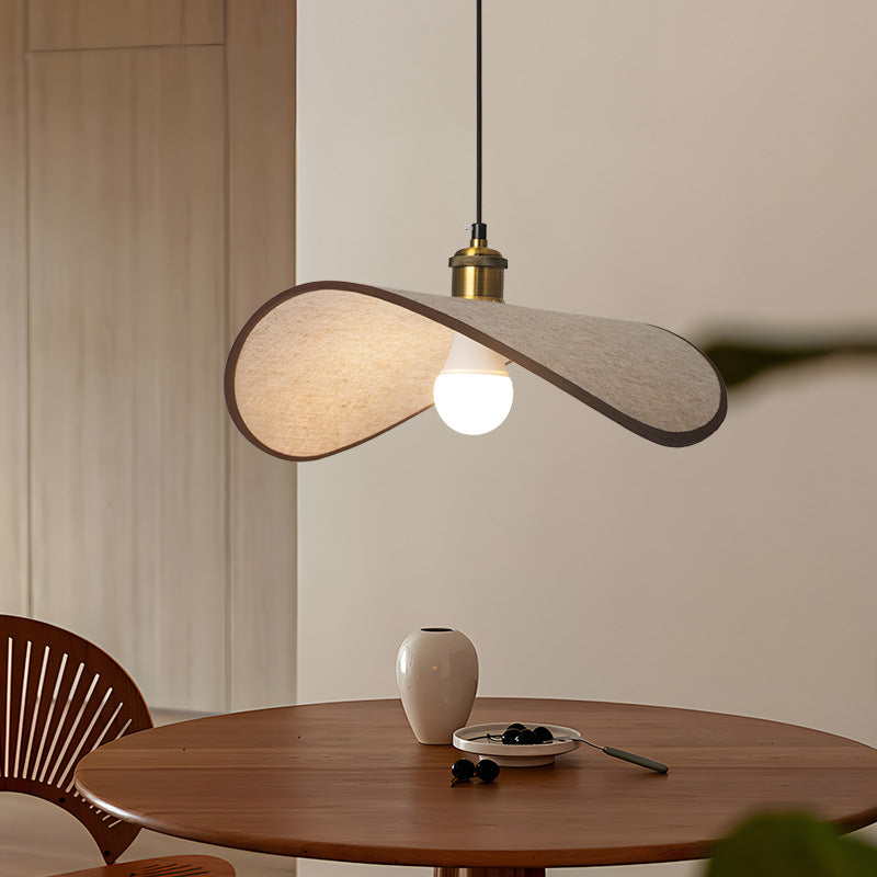 Lampe suspendue incurvée moderne | Conception en bois courbé avec accents de laiton