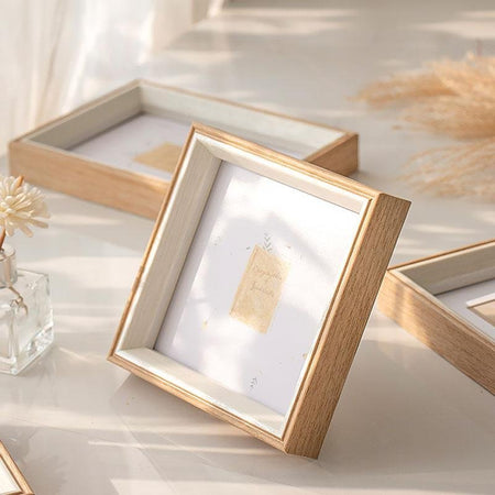 ElegantFrame – Cadre photo de luxe avec Golden Edge