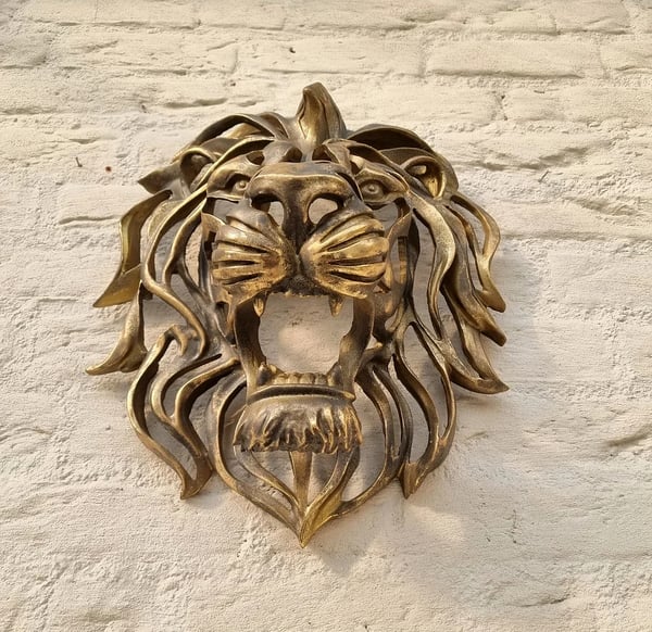 Décoration Murale Tête de Lion en Métal - Elégante et Solide