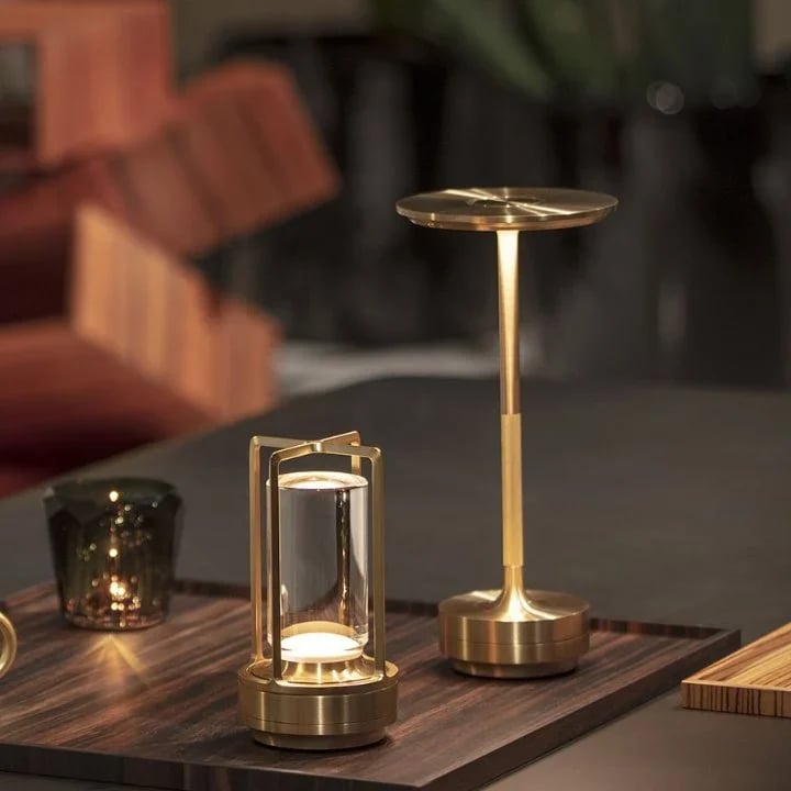 Lampe de table sans fil – Lampe de bureau étanche à intensité variable et rechargeable