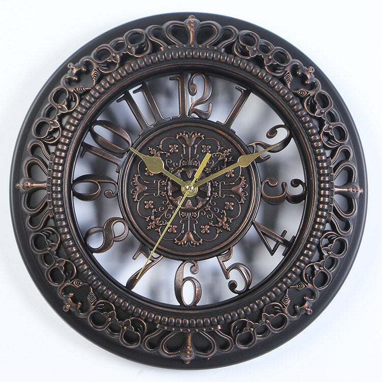 Horloge murale classique de style antique