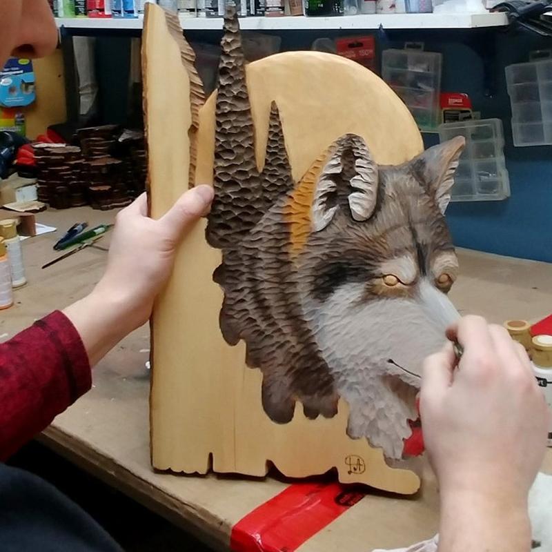 Décoration murale artisanale avec gravure d'animaux