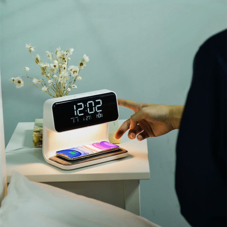Lampe de chevet 3 en 1 avec chargeur sans fil, réveil LCD et LED à intensité variable