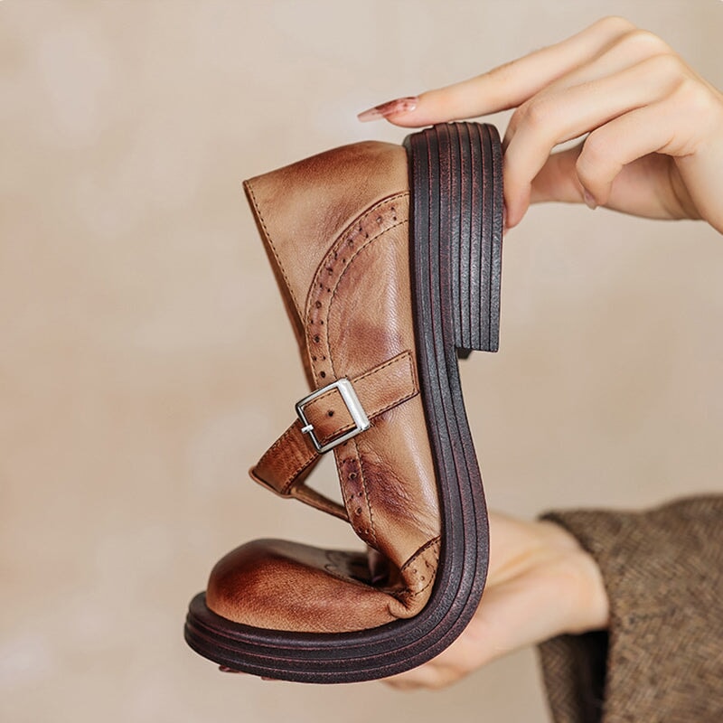 Chaussures T-Bar pour Femme – Style texturé avec détails perforés