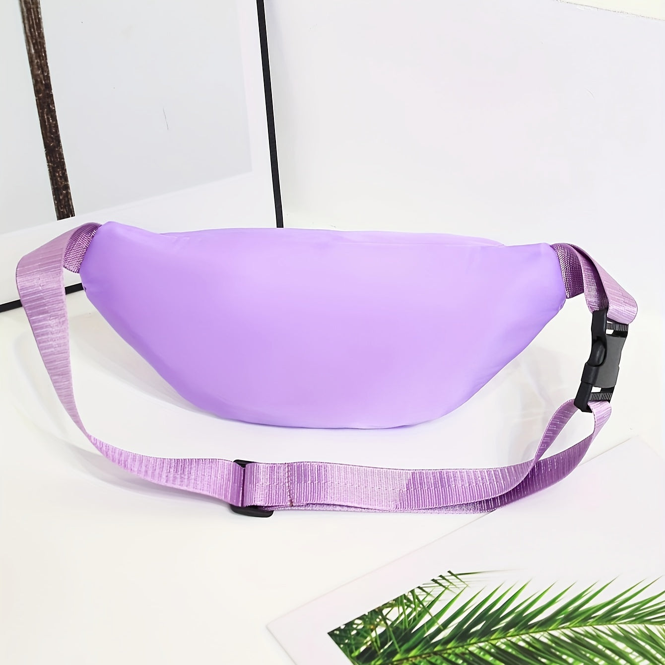 Sac banane léger pour femmes avec plusieurs poches zippées et une sangle réglable