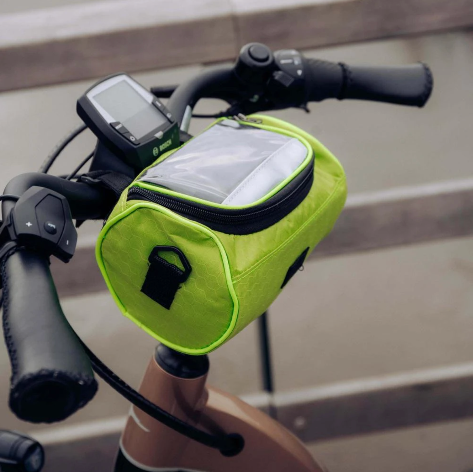 Sac de guidon pratique pour vélo avec porte-smartphone et matériau résistant à l'eau