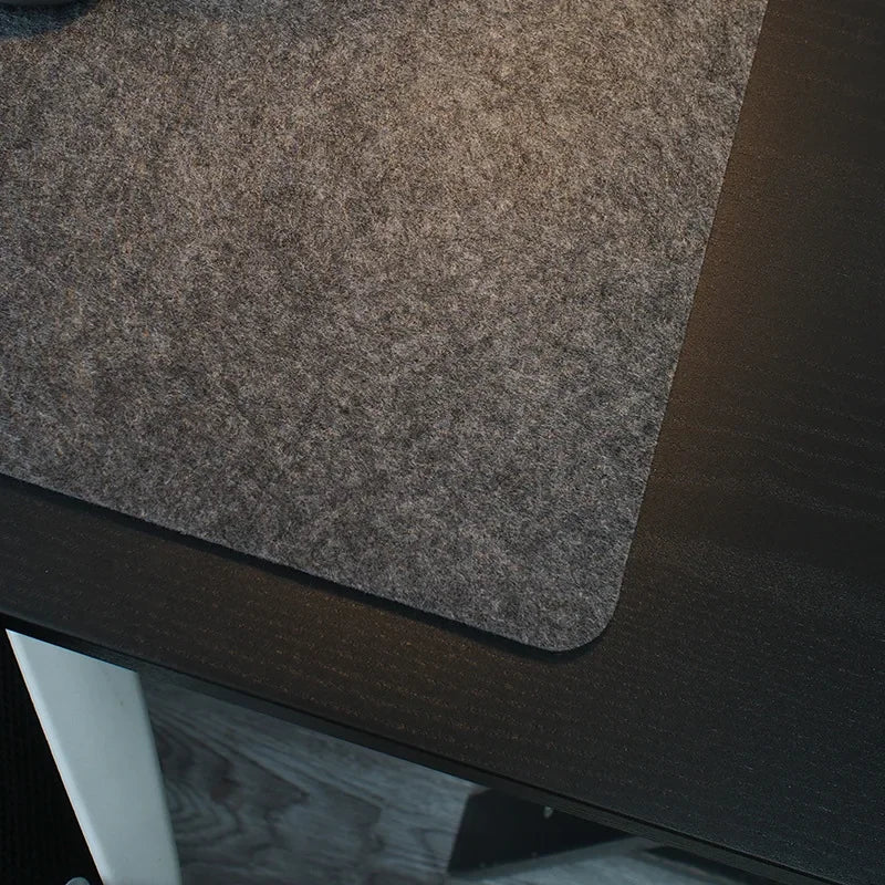 Tapis de Bureau en Feutre de Laine – Confort durable pour bureaux de jeux et de travail