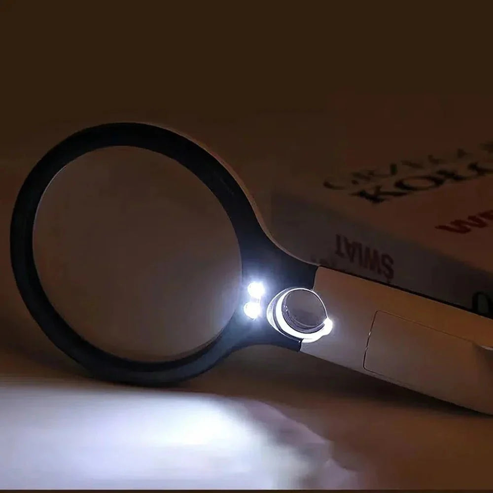 Loupe à main LED 45x pour une vision précise