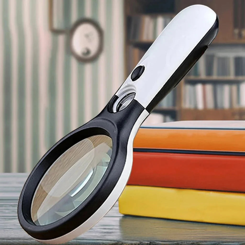 Loupe à main LED 45x pour une vision précise