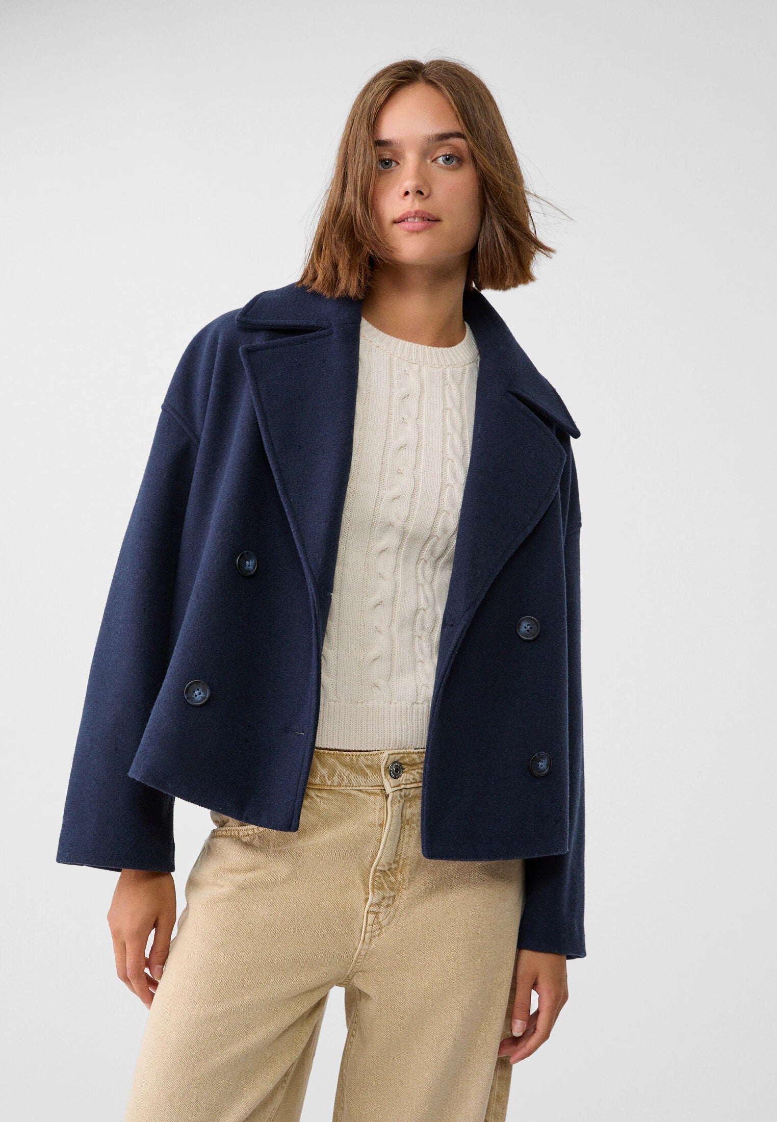 Veste courte à double boutonnage pour femme avec une coupe élégante pour l'automne-hiver