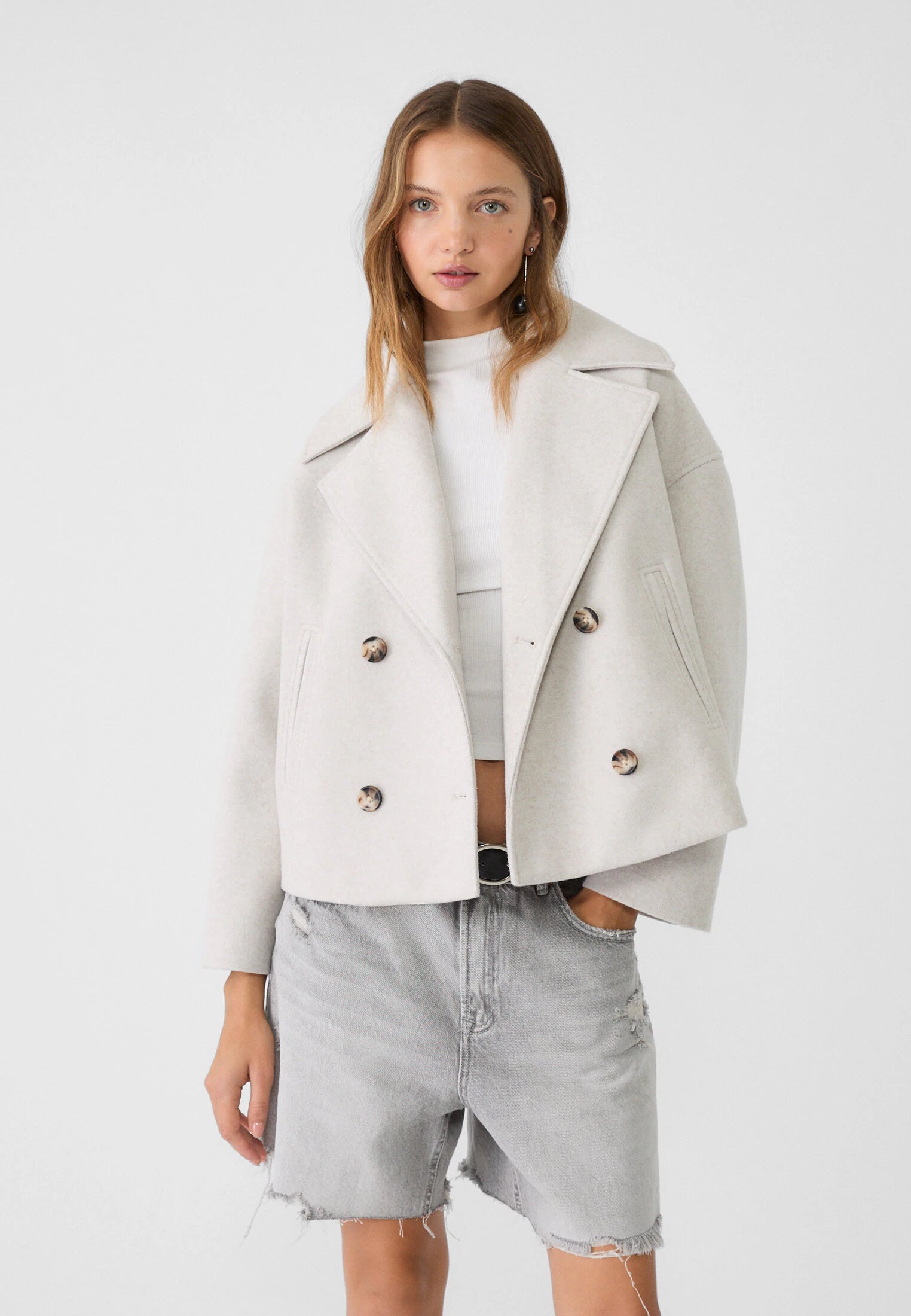 Veste courte à double boutonnage pour femme avec une coupe élégante pour l'automne-hiver