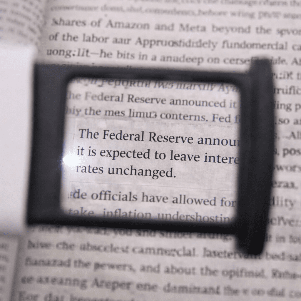 Loupe de poche LED pliable 4x pour la lecture et le bricolage
