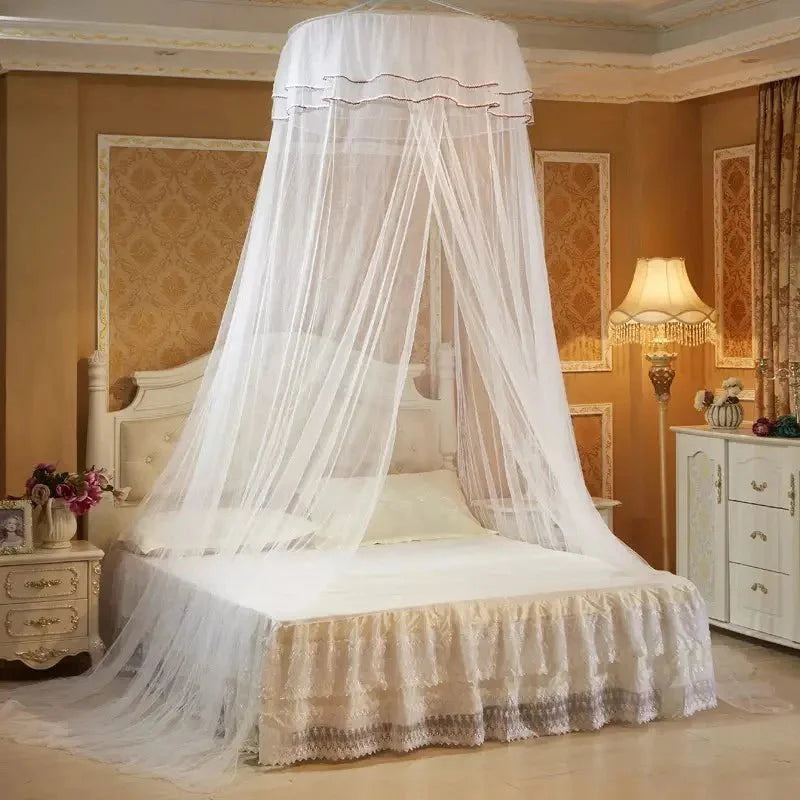 Moustiquaire en forme de dôme élégante avec décor de papillons lumineux