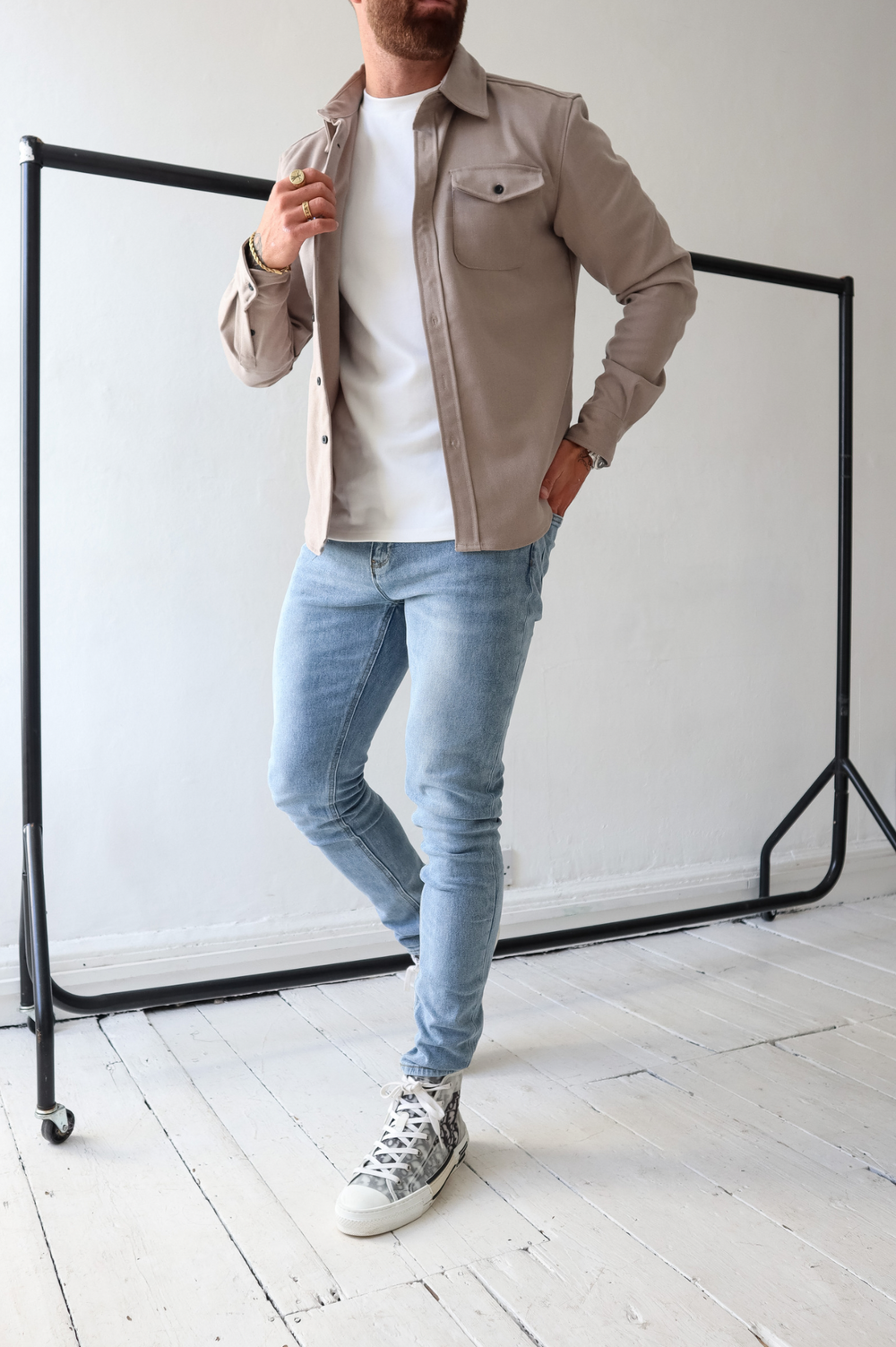 Veste surchemise boutonnée polyvalente pour hommes avec poches poitrine