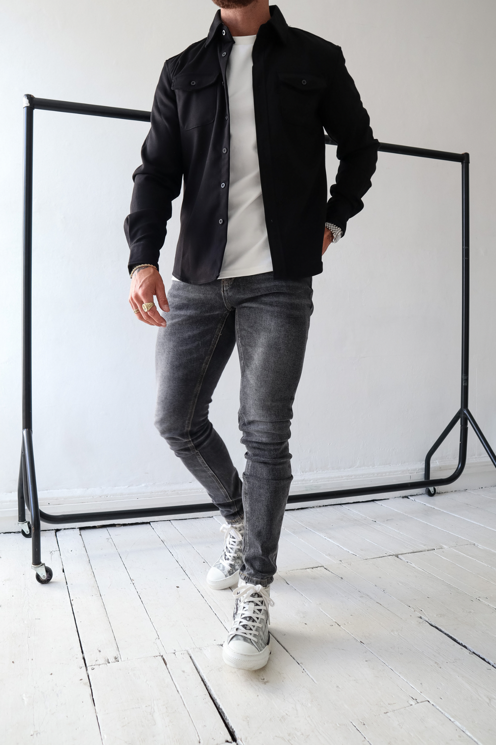 Veste surchemise boutonnée polyvalente pour hommes avec poches poitrine