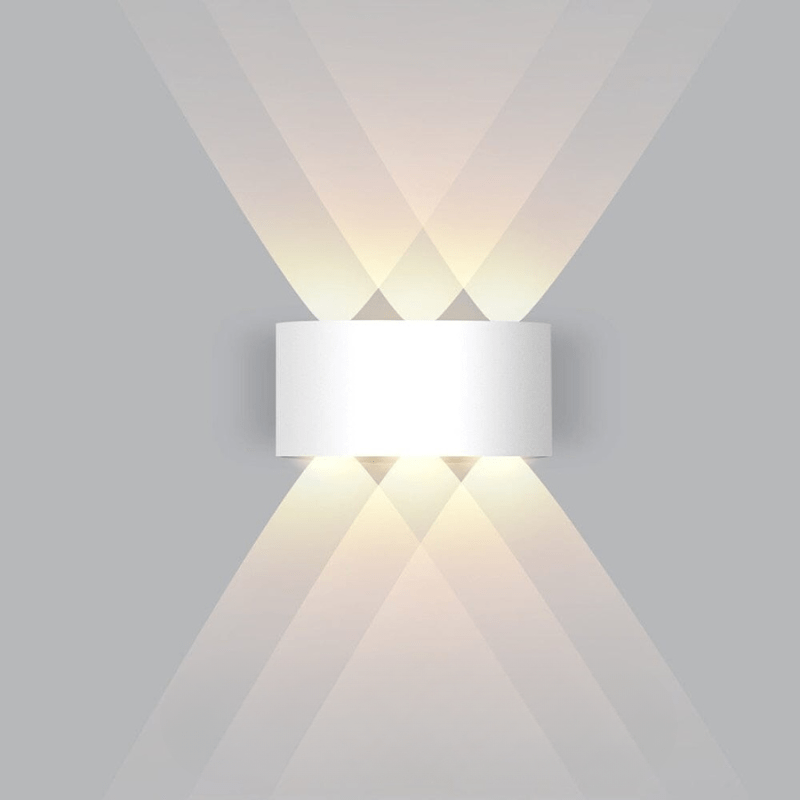 Applique murale LED d'extérieur moderne – économe en énergie et résistante aux intempéries.